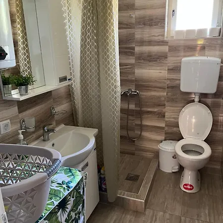 펜션 Vikendica Bellini 3 *