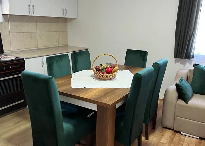 Vikendica Bellini 3 度假居 *